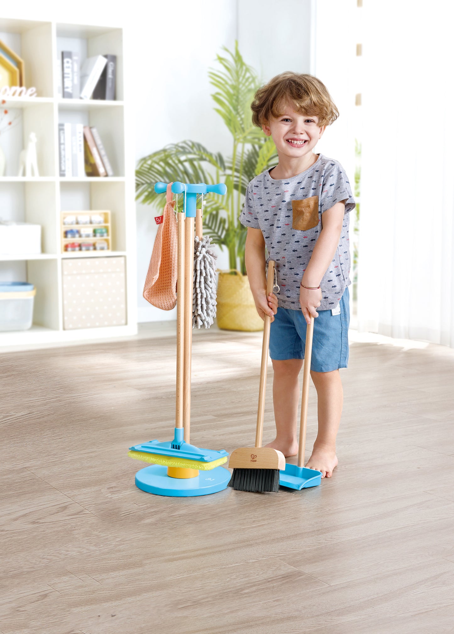 Juego de limpieza con escoba