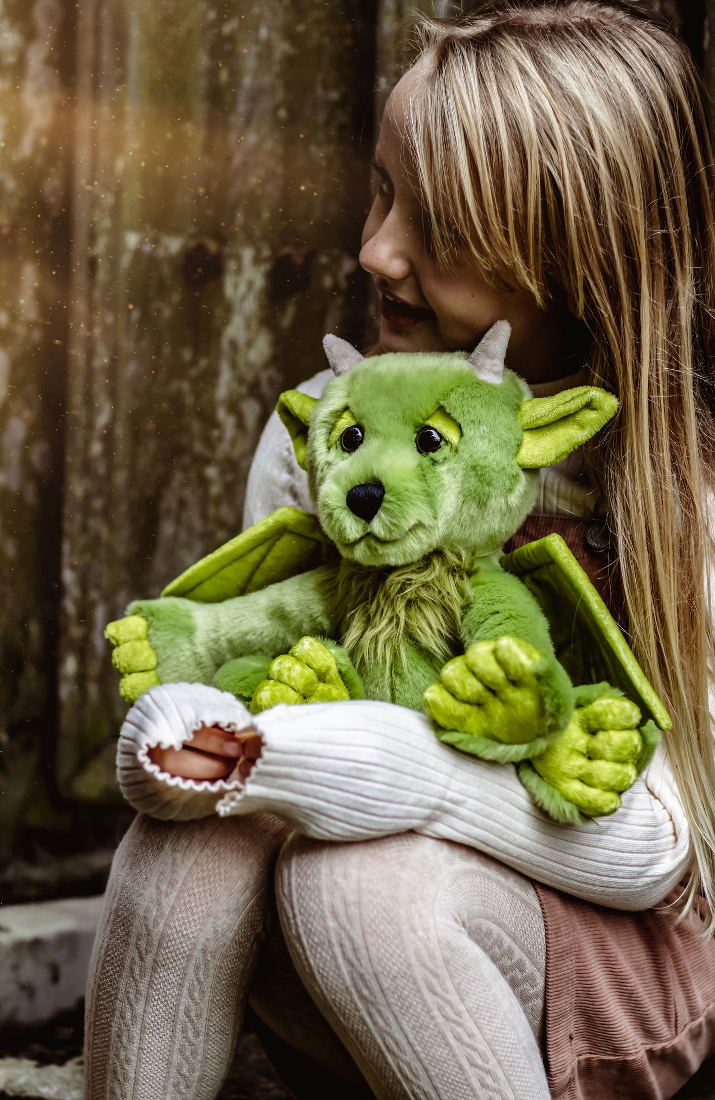 Gárgola de peluche Spires verde Charlie Bears