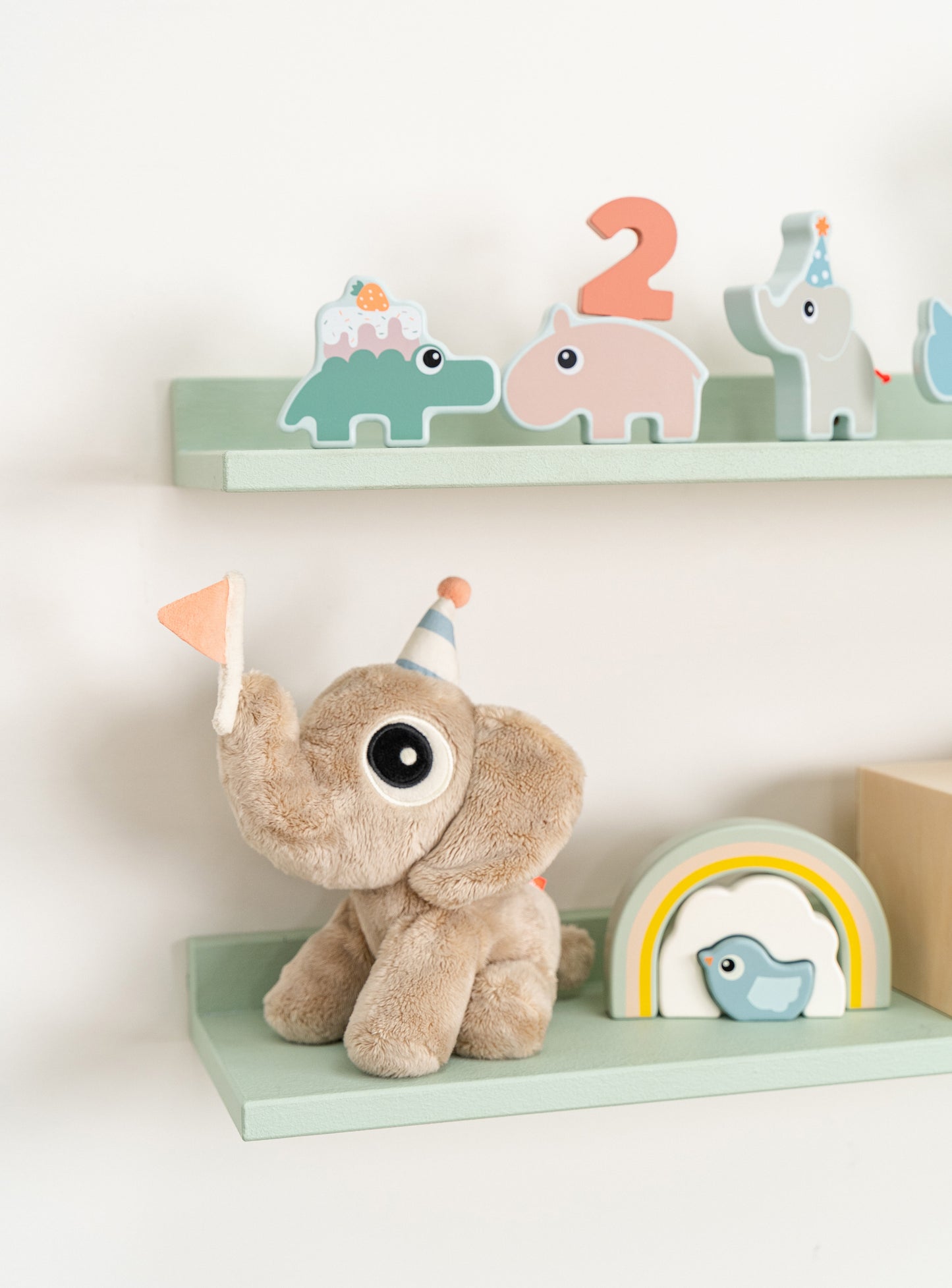 Caja de regalo con peluche para abrazos Elphee Arena