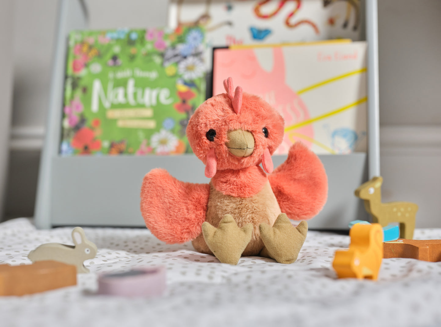 Gallina de peluche Clucky naranja tamaño M Charlie Bears