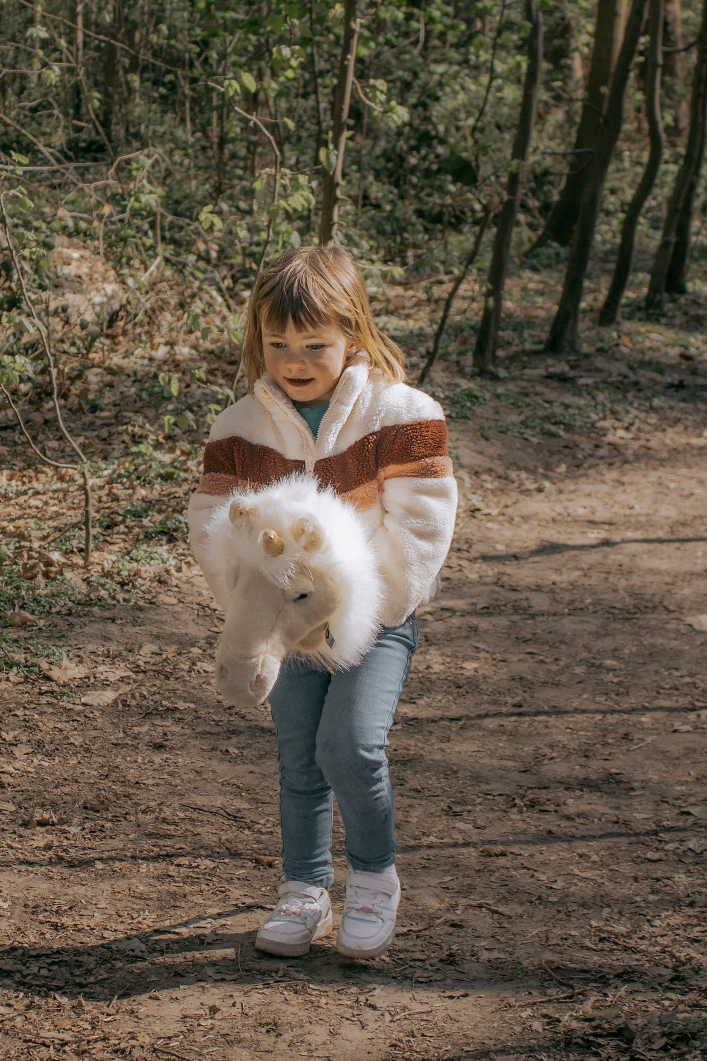 Peluche unicornio beige con palo Wild & Soft