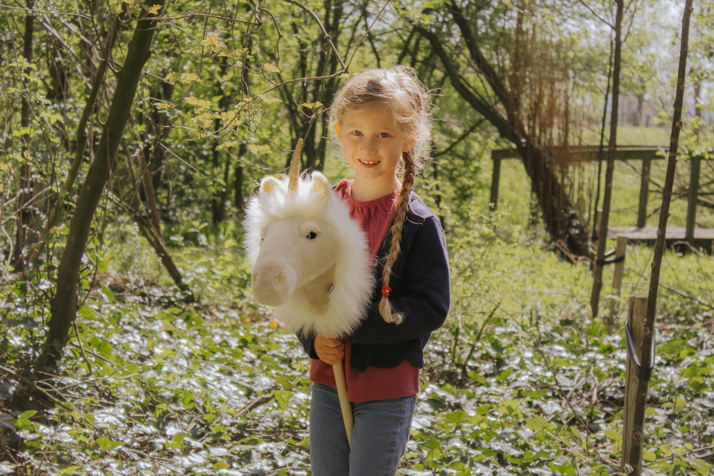 Peluche unicornio beige con palo Wild & Soft