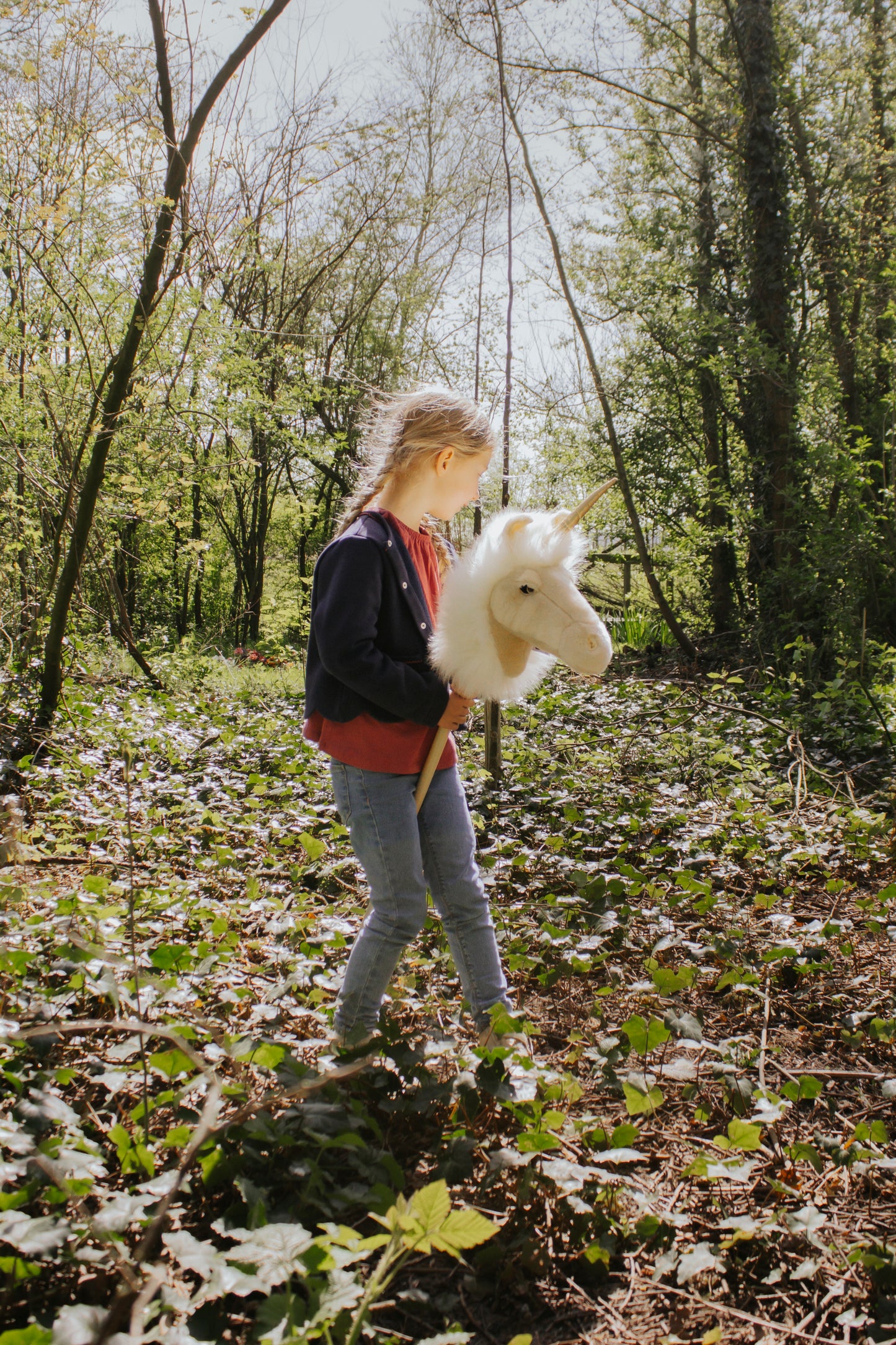 Peluche unicornio beige con palo Wild & Soft